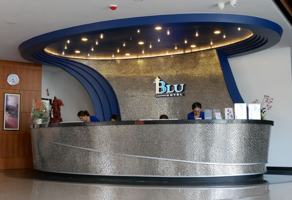 Lobby & reception
