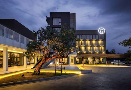 R-Photo Hotel